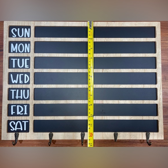 Black chalkboard calendar for days of the week with hooks (one hook is broken) - Picture 1 of 3